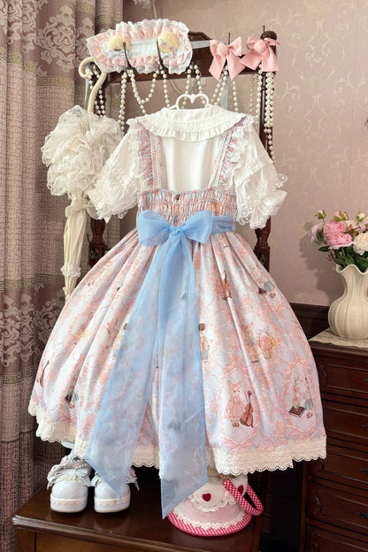 Finely Styled Dress with a Classic Vintage Look