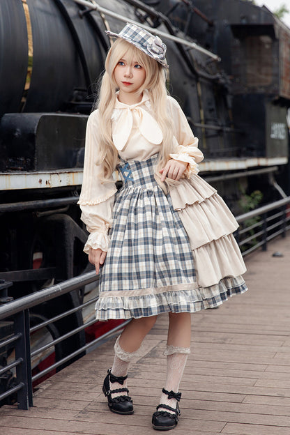 Classic Vintage Dress with a Flattering Fit