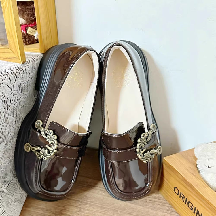 Finely Styled Shoes with a Classic Vintage Look