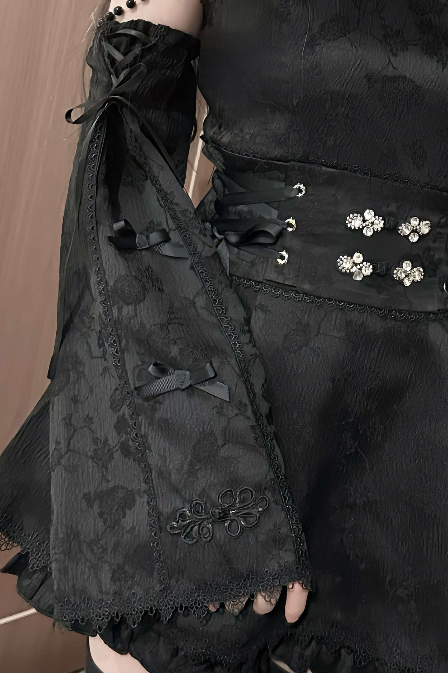 [reserved Item] Mine China Stand Top + Ruffle Pants + Accessories