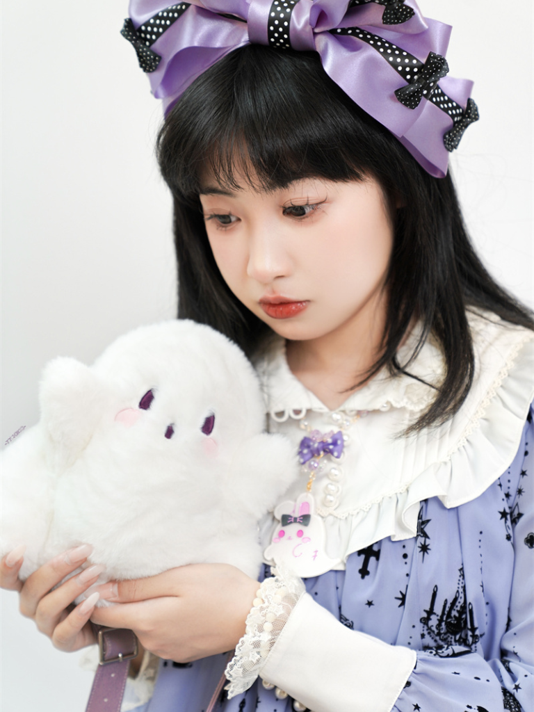 Fluffy White Ghost Pochette