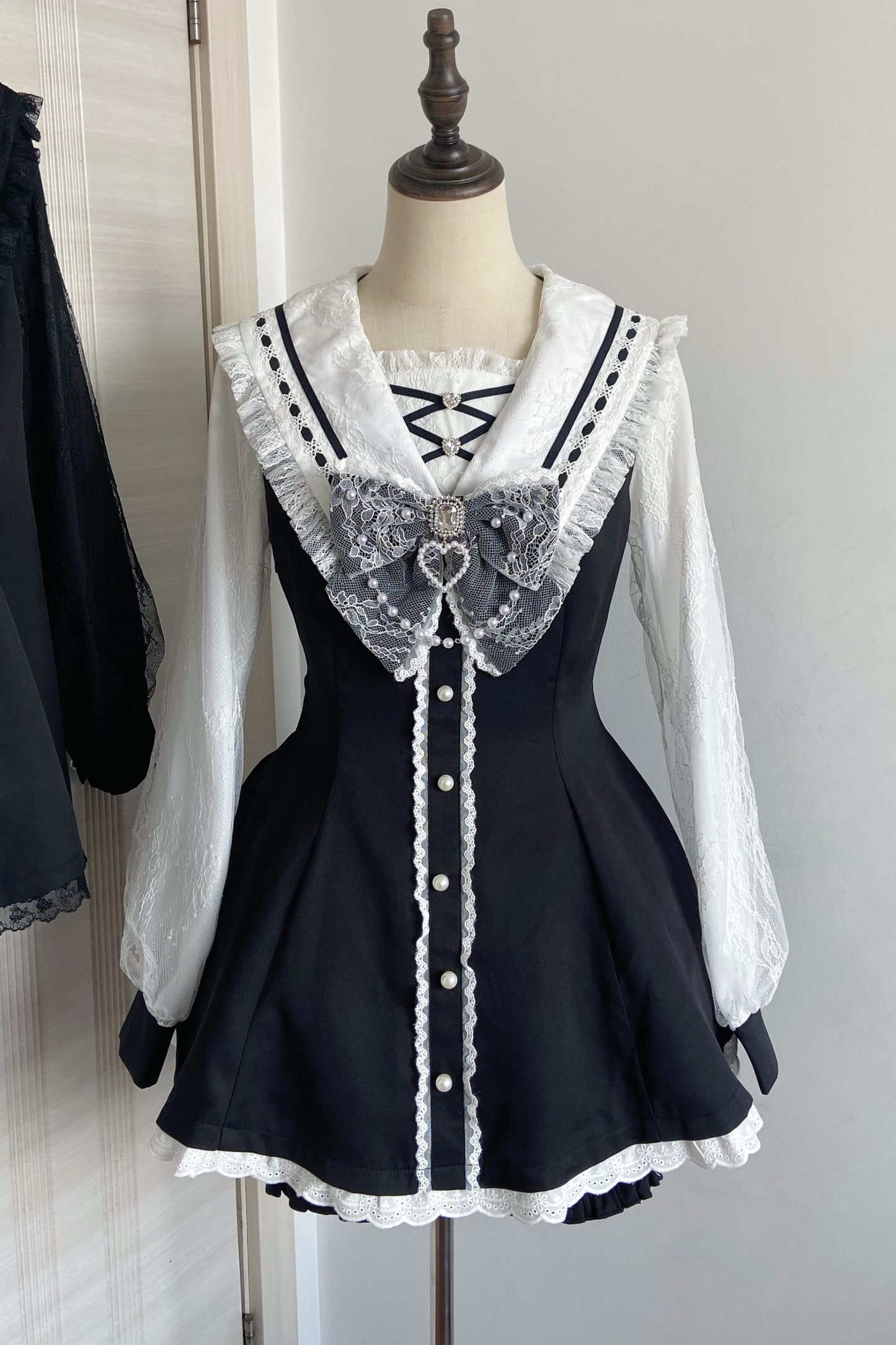 Jirai Sweetheart Peplum Top + Shorts