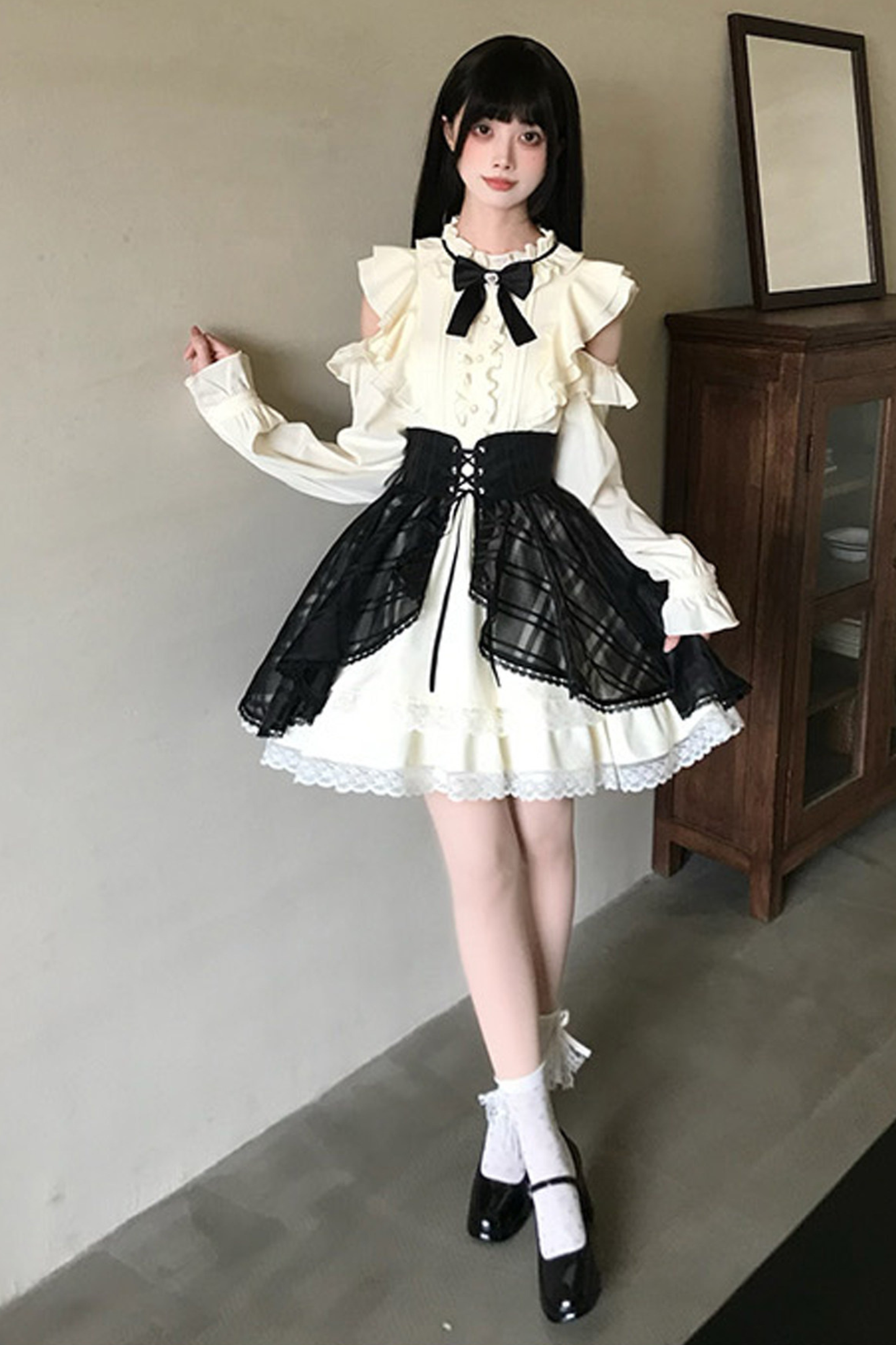 Off-shoulder Noble Dress + Skirt