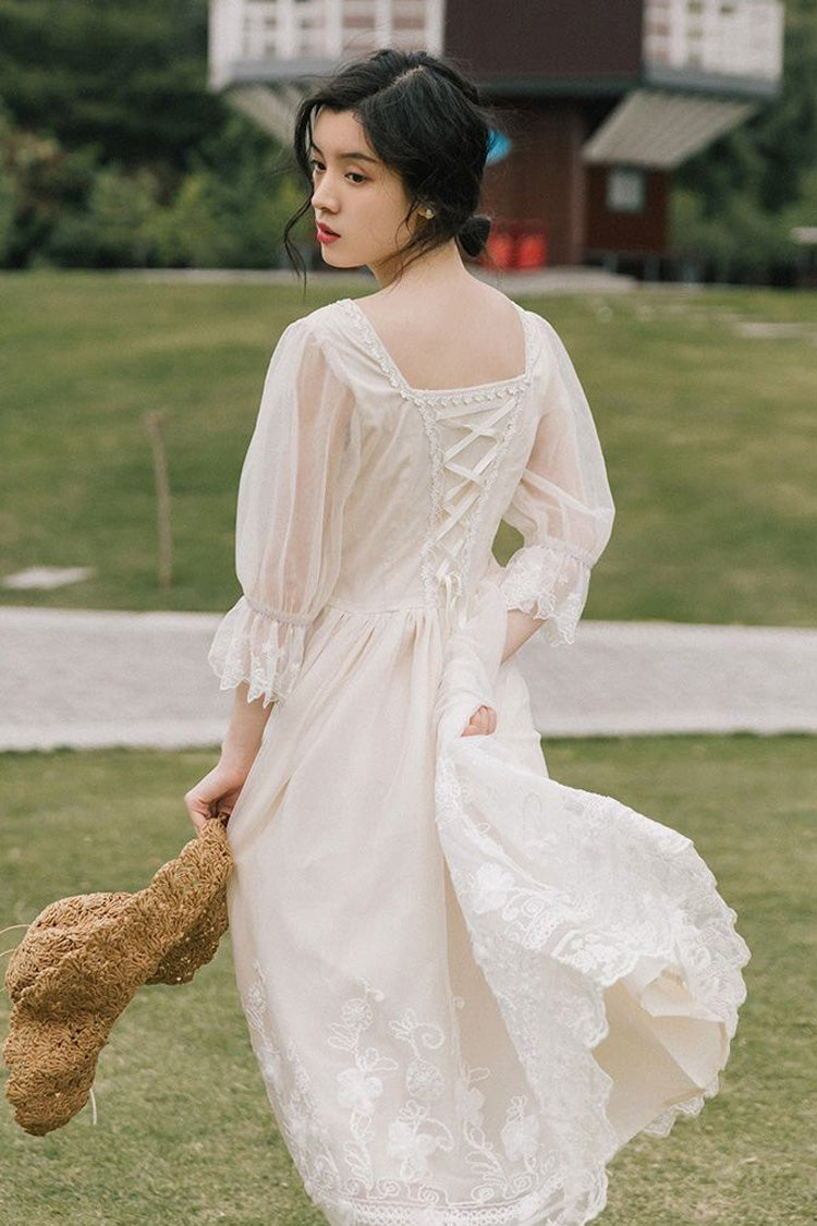 Classic Vintage Dress with a Flattering Fit