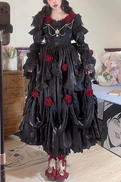 Beautifully Finished Dress in a Timeless Design