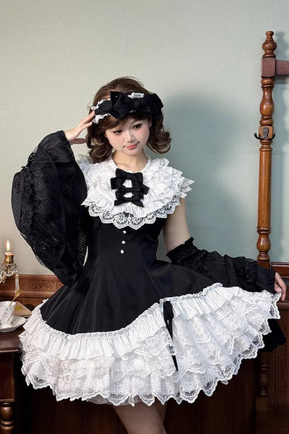 Classic Vintage Dress with a Flattering Fit