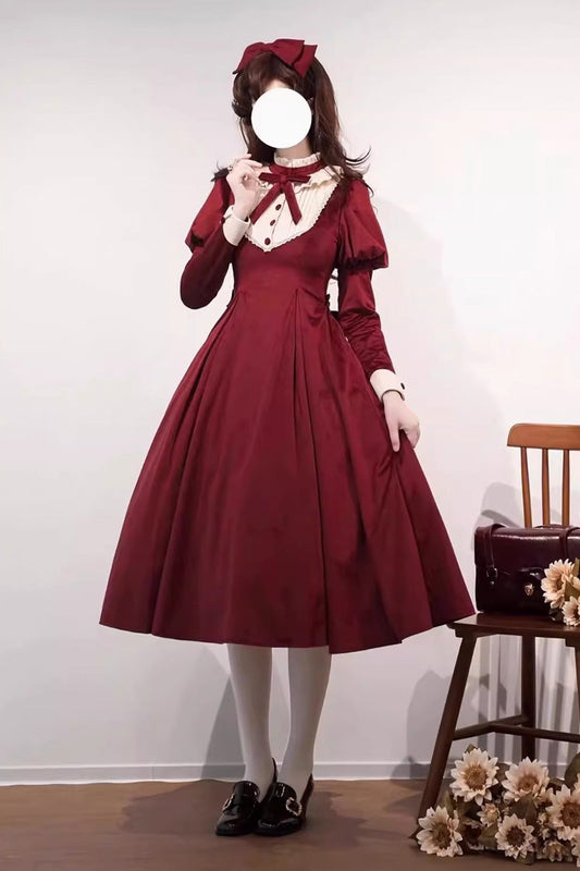 Finely Styled Dress with a Classic Vintage Look