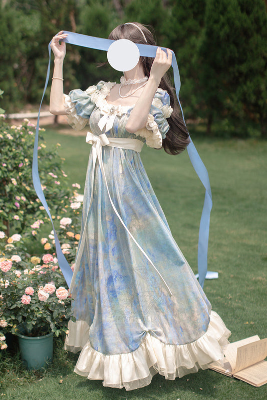 Finely Styled Dress with a Classic Vintage Look
