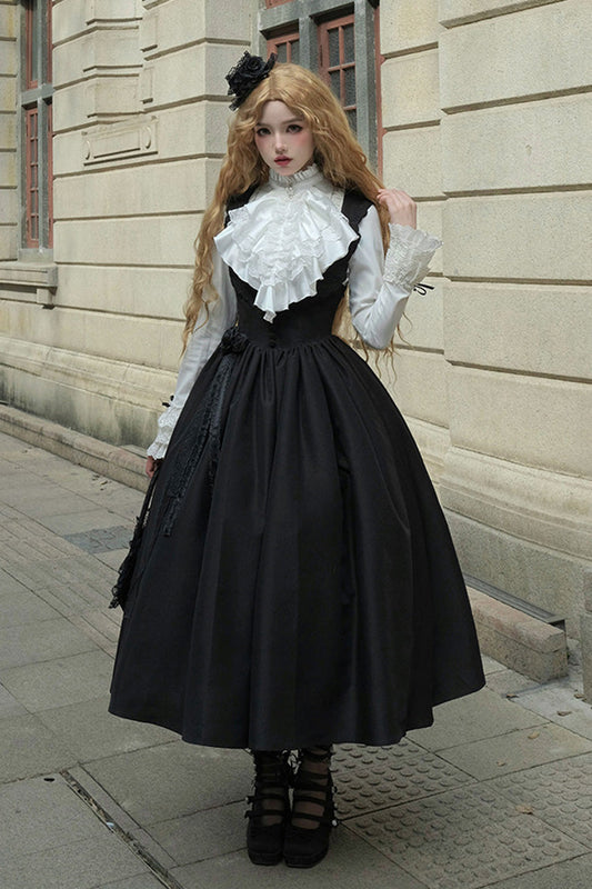 Finely Styled Dress with a Classic Vintage Look