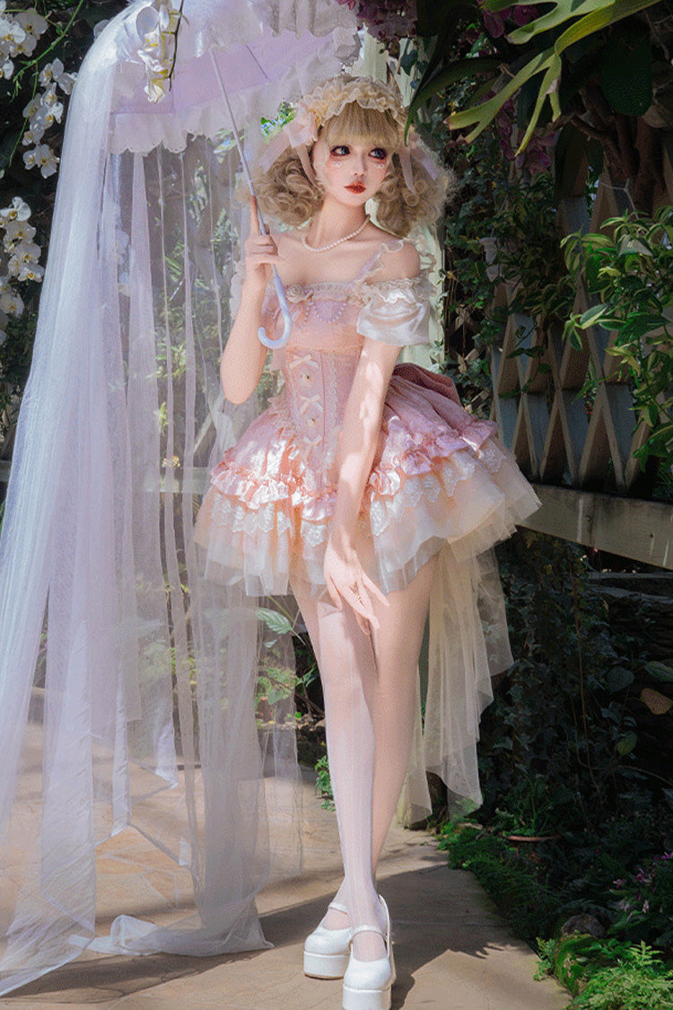Finely Styled Dress with a Classic Vintage Look