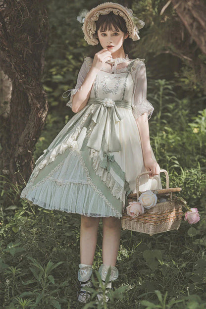 Subtly Elegant Dress with a Refined Vintage Look
