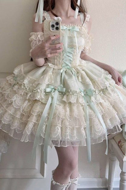 Subtly Elegant Dress with a Refined Vintage Look