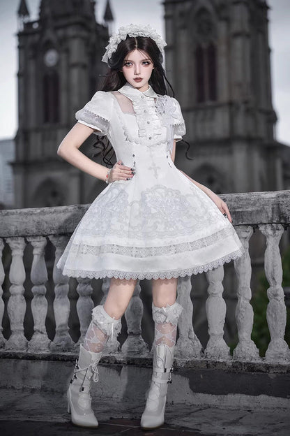Subtly Elegant Dress with a Refined Vintage Look