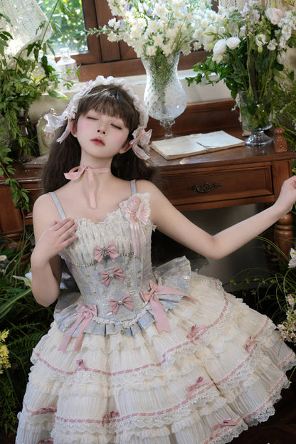 Subtly Elegant Dress with a Refined Vintage Look