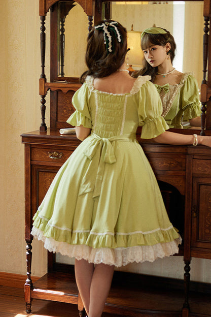 Beautifully Crafted Dress in a Classic Style