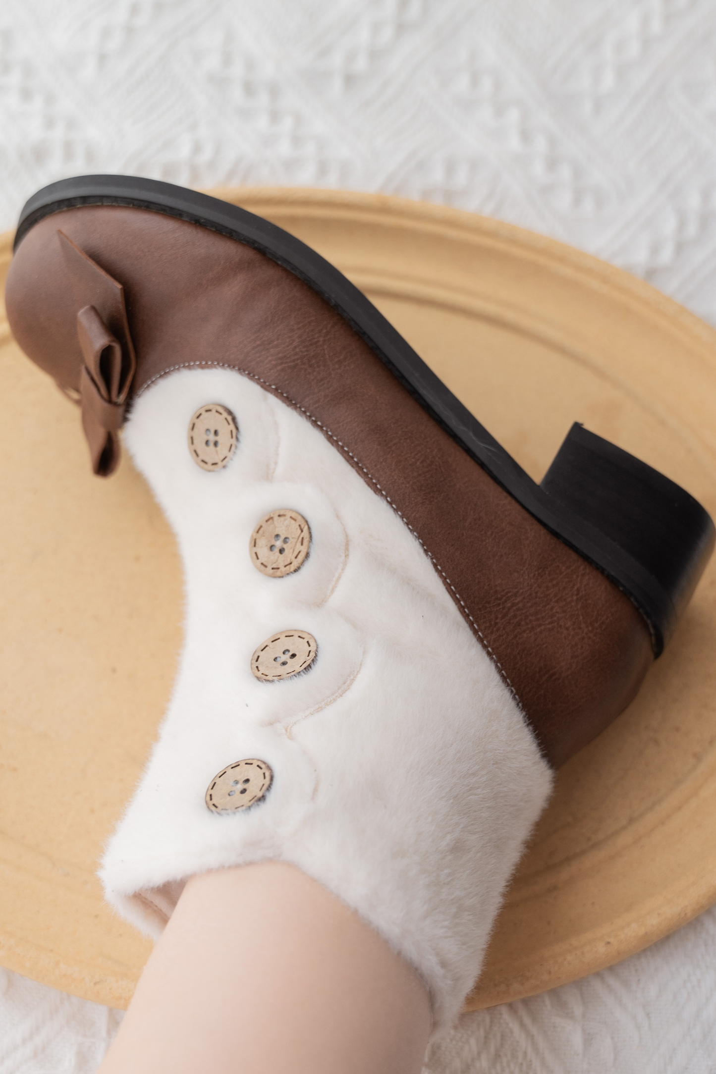 [pre-order] Retro Button Fur Socks Cover Fake Design Boots
