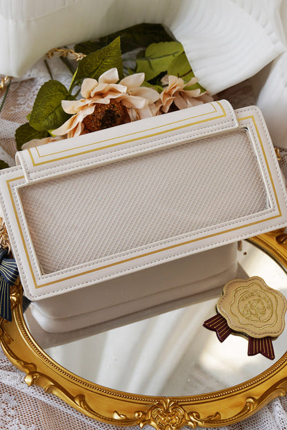 Finely Styled Bag with a Classic Vintage Look