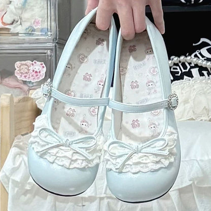 Classic Vintage Shoes with a Flattering Fit