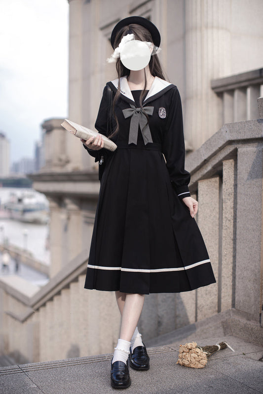 Casually Elegant Dress with a Refined Edge