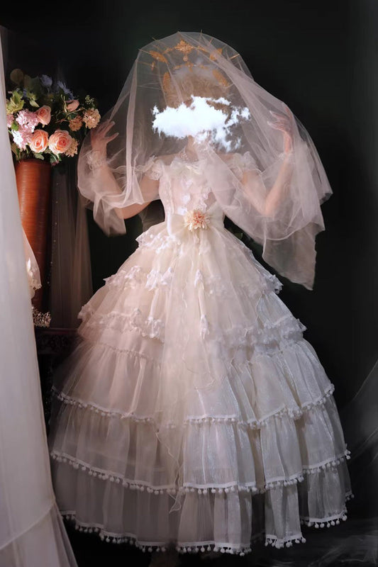Finely Styled Dress with a Classic Vintage Look
