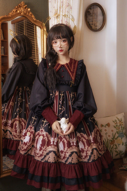 Beautifully Finished Dress in a Timeless Design