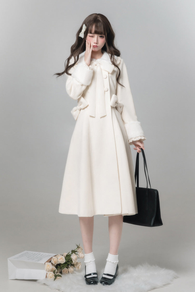 Beautifully Finished Coat in a Timeless Design