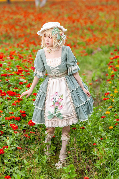 Classic Vintage Dress with a Flattering Fit