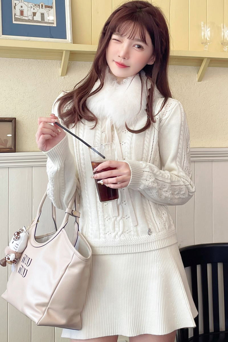 Wool Twist Knit + Knit Flare Wide Pants + Knit Muffler