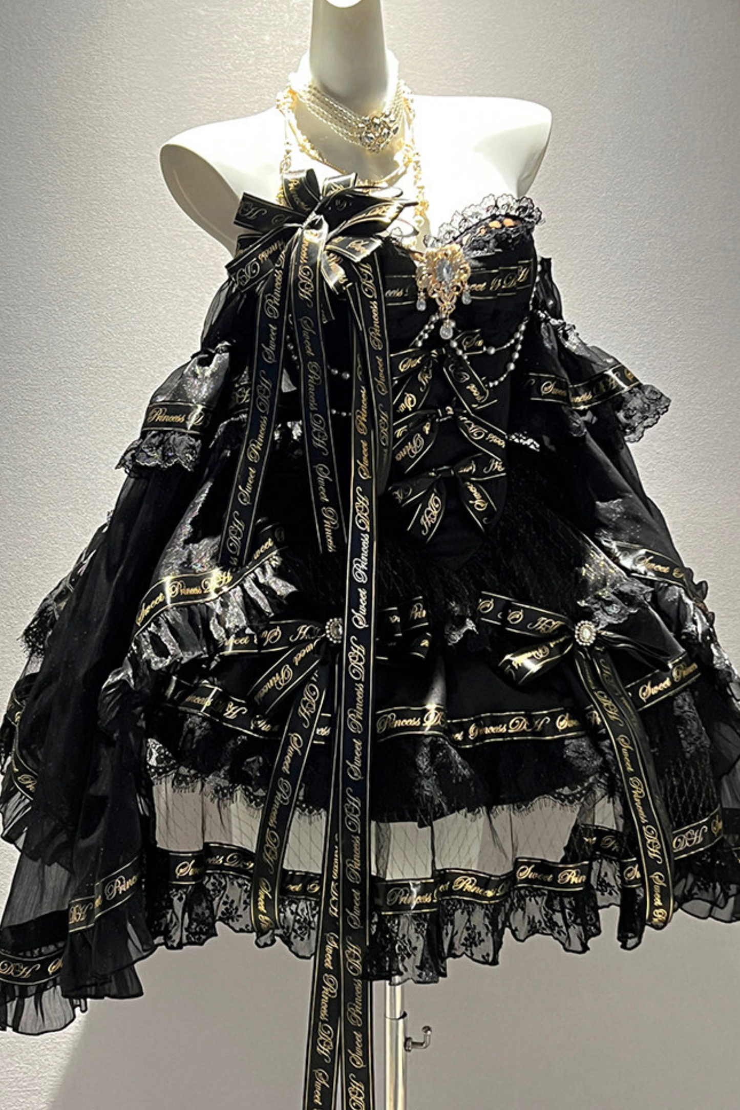 Golden Gothic Dress + Choker + Sleeve + Badge