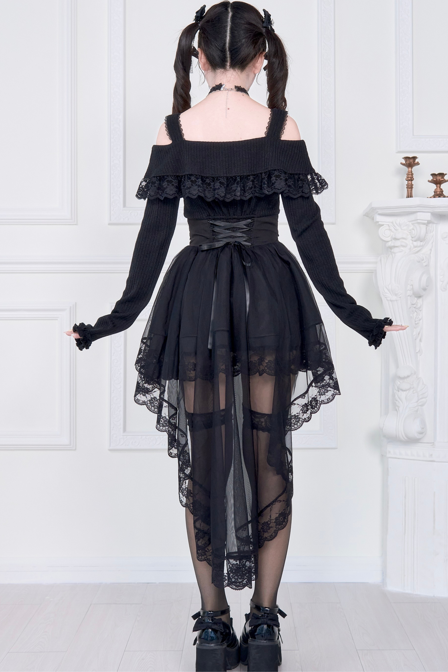 Off-shoulder Jirai Lace Dress