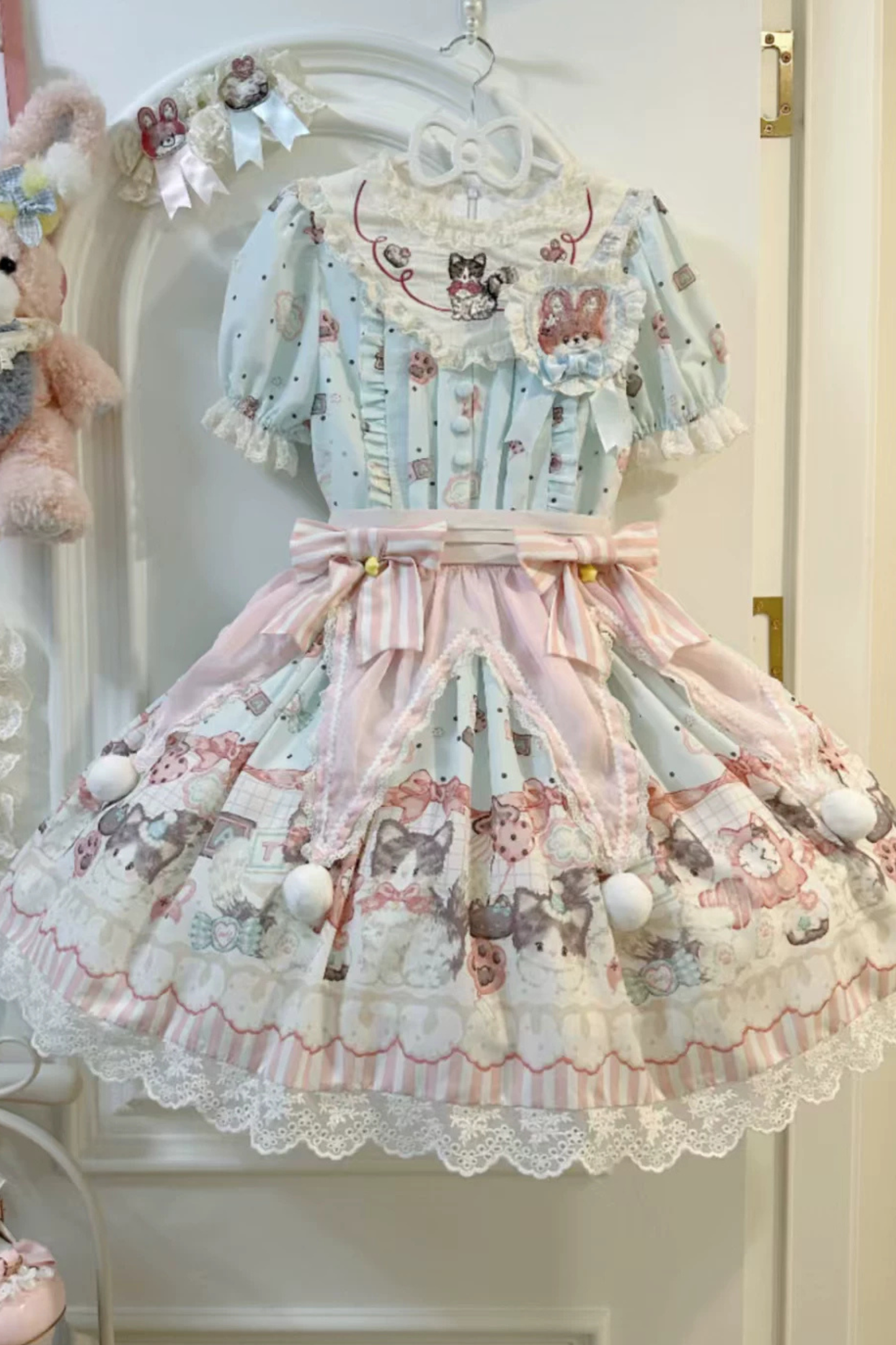 Cabinet Lolita Jumper Skirt + Dress + Brooch + Hairband + Bonnet + Apron + Hand Sleeves