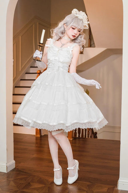 Subtly Elegant Dress with a Refined Vintage Look