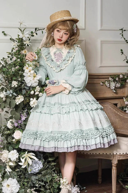 Classic Vintage Dress with a Flattering Fit