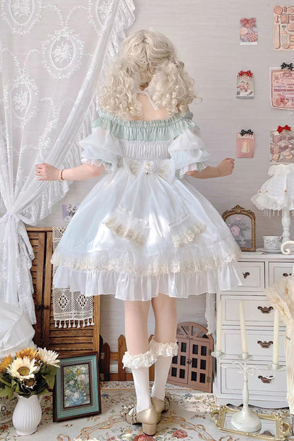 Classic Vintage Dress with a Flattering Fit