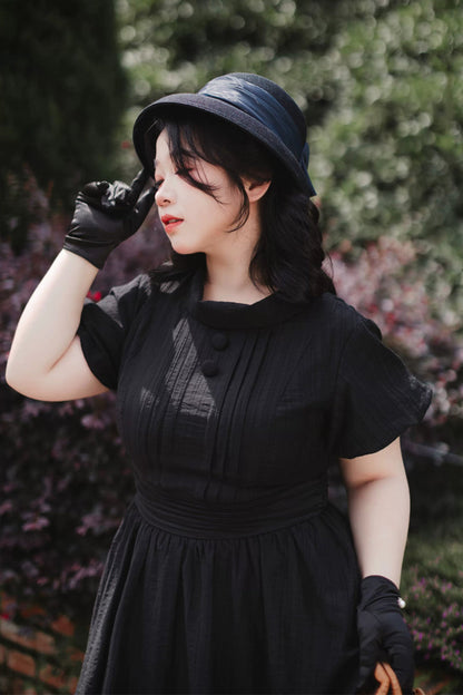 Beautifully Crafted Dress in a Classic Style