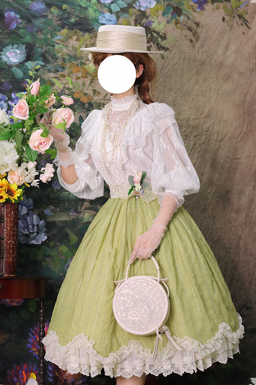 Finely Styled Dress with a Classic Vintage Look