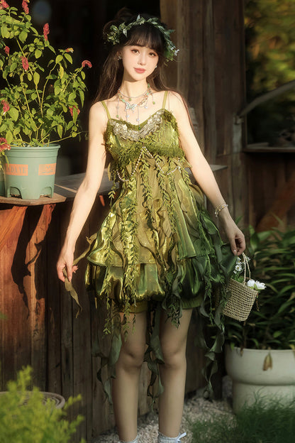 Subtly Elegant Dress with a Refined Vintage Look