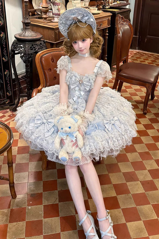 Finely Styled Dress with a Classic Vintage Look
