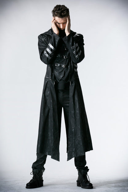 Beautifully Finished Coat in a Timeless Design