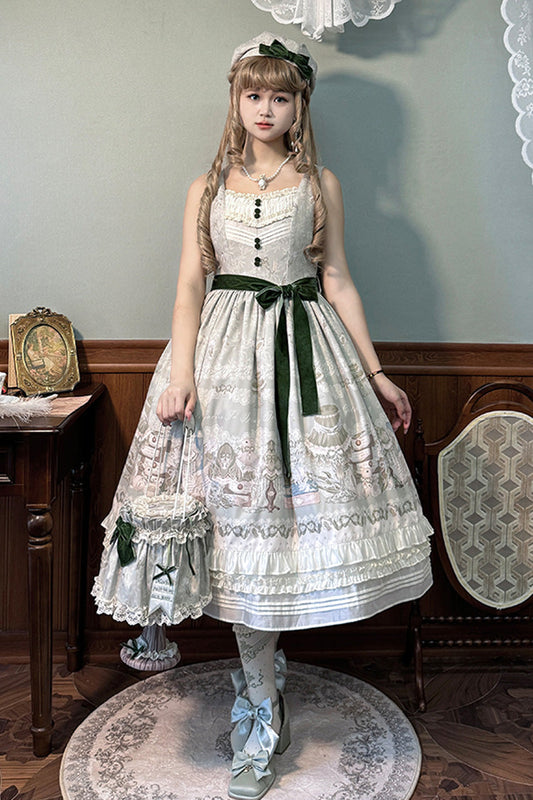 Finely Styled Dress with a Classic Vintage Look