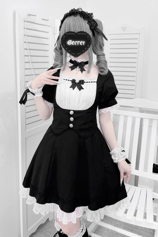 Finely Styled Dress with a Classic Vintage Look