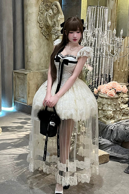Classic Vintage Dress with a Flattering Fit