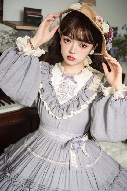 Beautifully Finished Dress in a Timeless Design