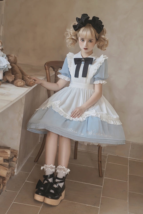 Finely Styled Dress with a Classic Vintage Look