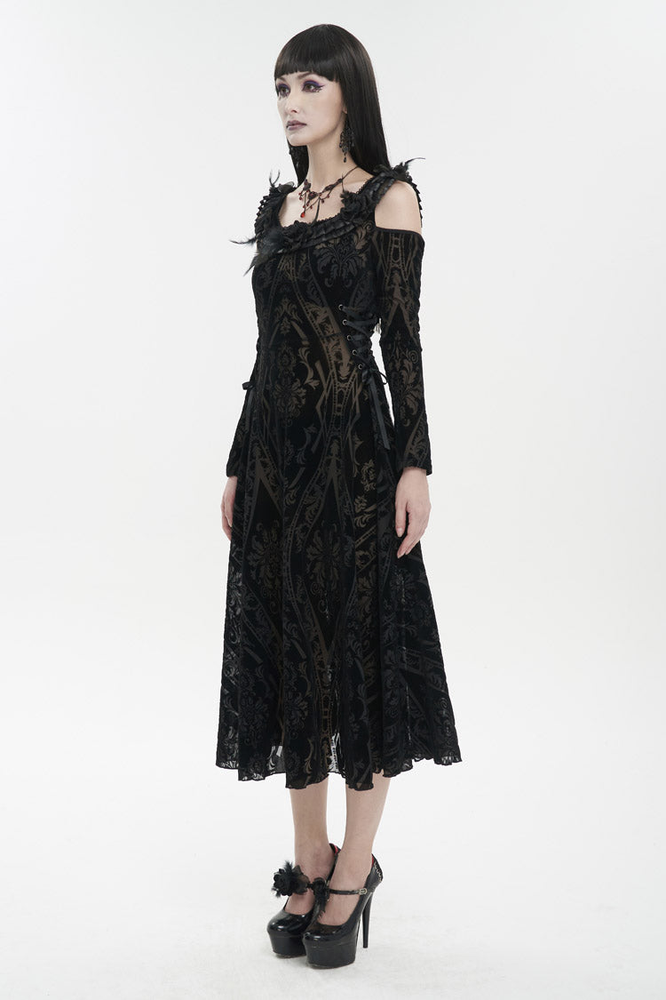 Beautifully Crafted Dress in a Classic Style