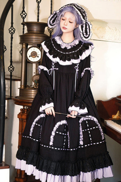 Classic Vintage Dress with a Flattering Fit