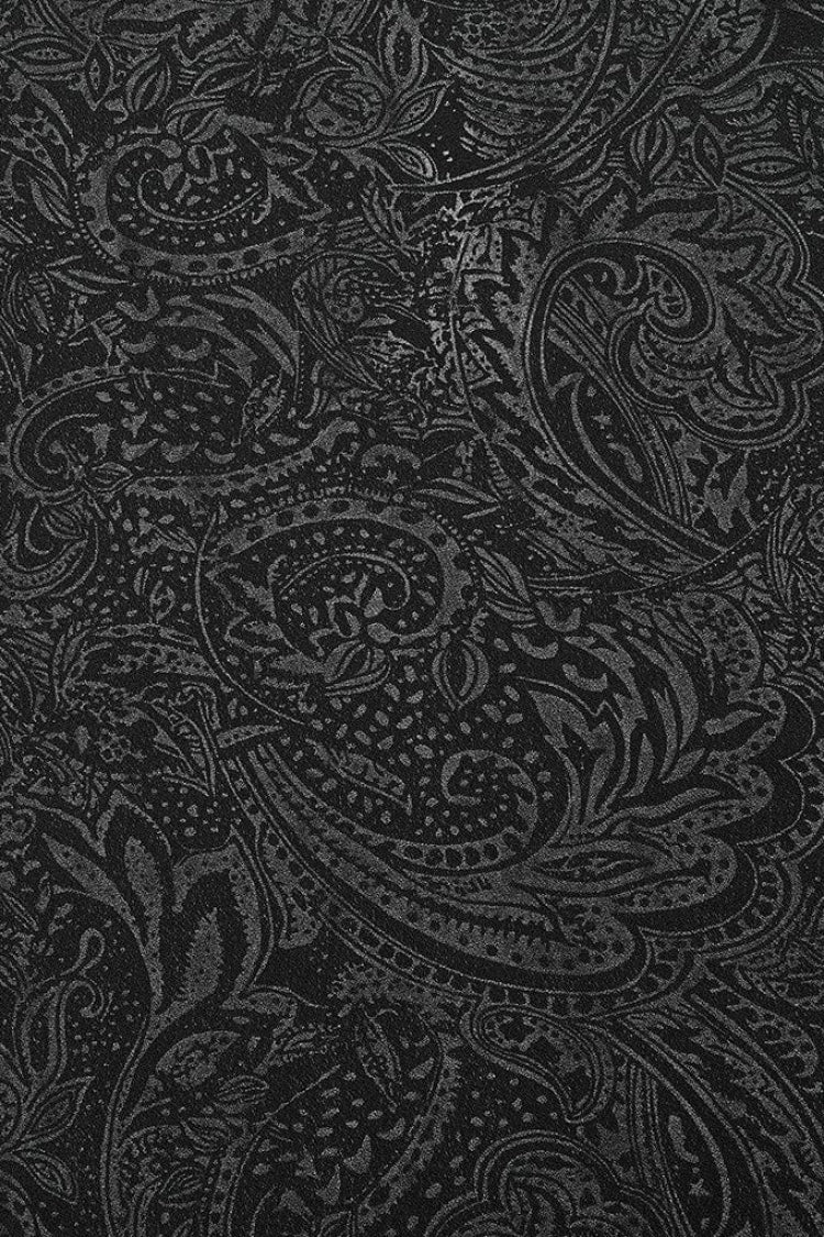 Beautifully Finished Garment in a Timeless Design