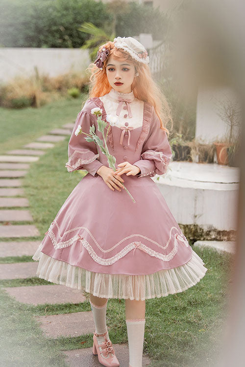 Beautifully Finished Dress in a Timeless Design