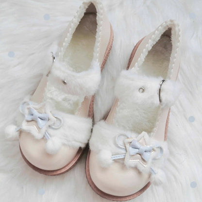 Effortlessly Elegant Shoes with a Timeless Design