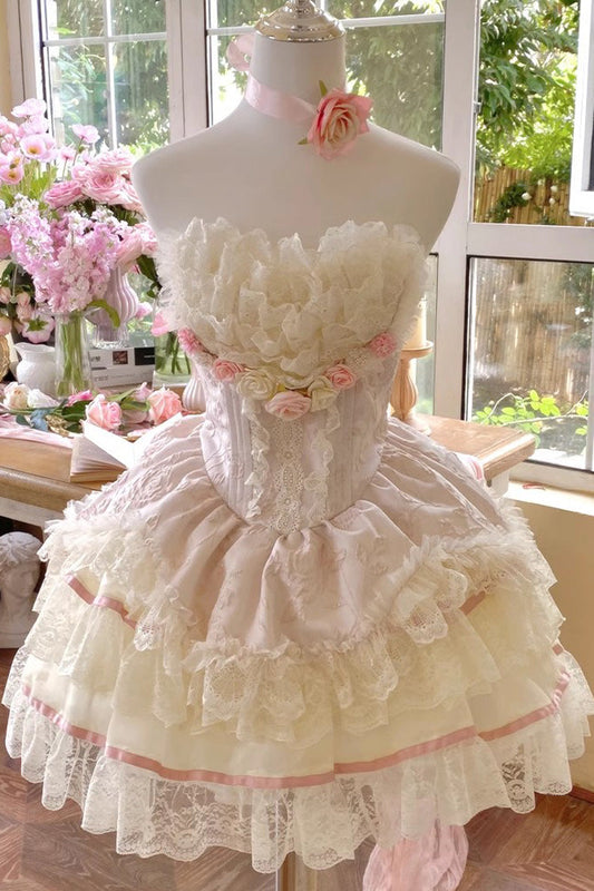 Finely Styled Dress with a Classic Vintage Look